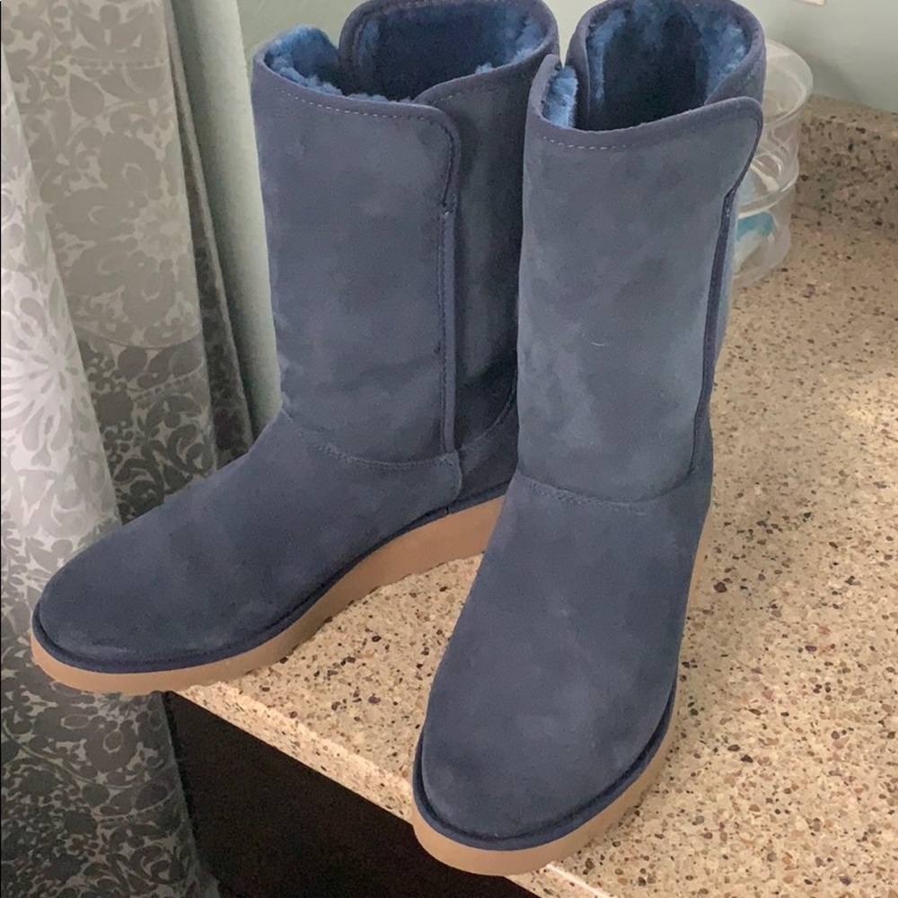 UGG Boots - Navy